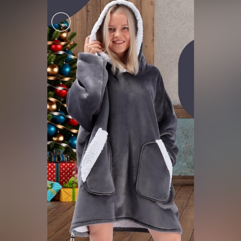 Comore Women's Gray/White Sherpa Hooded Oversized Blanket Sweatshirt- One Size